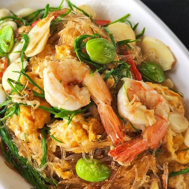 ผัดไทยกุ้งสด